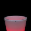 donica_della_led_rgb_detal_logo_czerwony.jpg