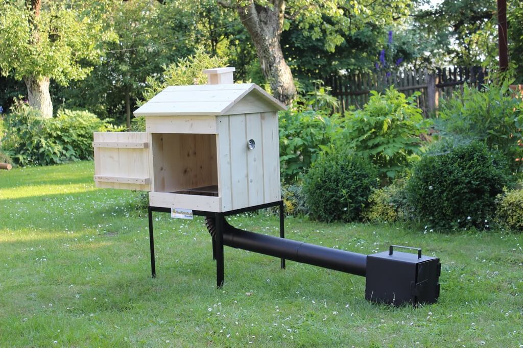 wędzarnia drewniana domowa