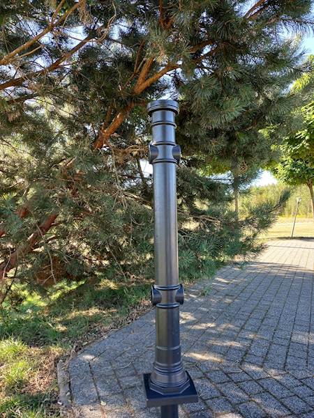 słupek żeliwny do poręczy